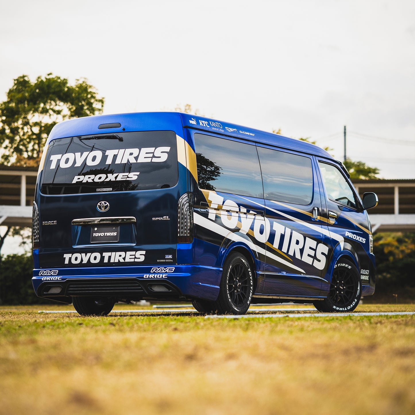 【先行予約】トミカ TOYO TIRES トヨタ ハイエース【8月~9月頃より順次お届け】【送料別商品】