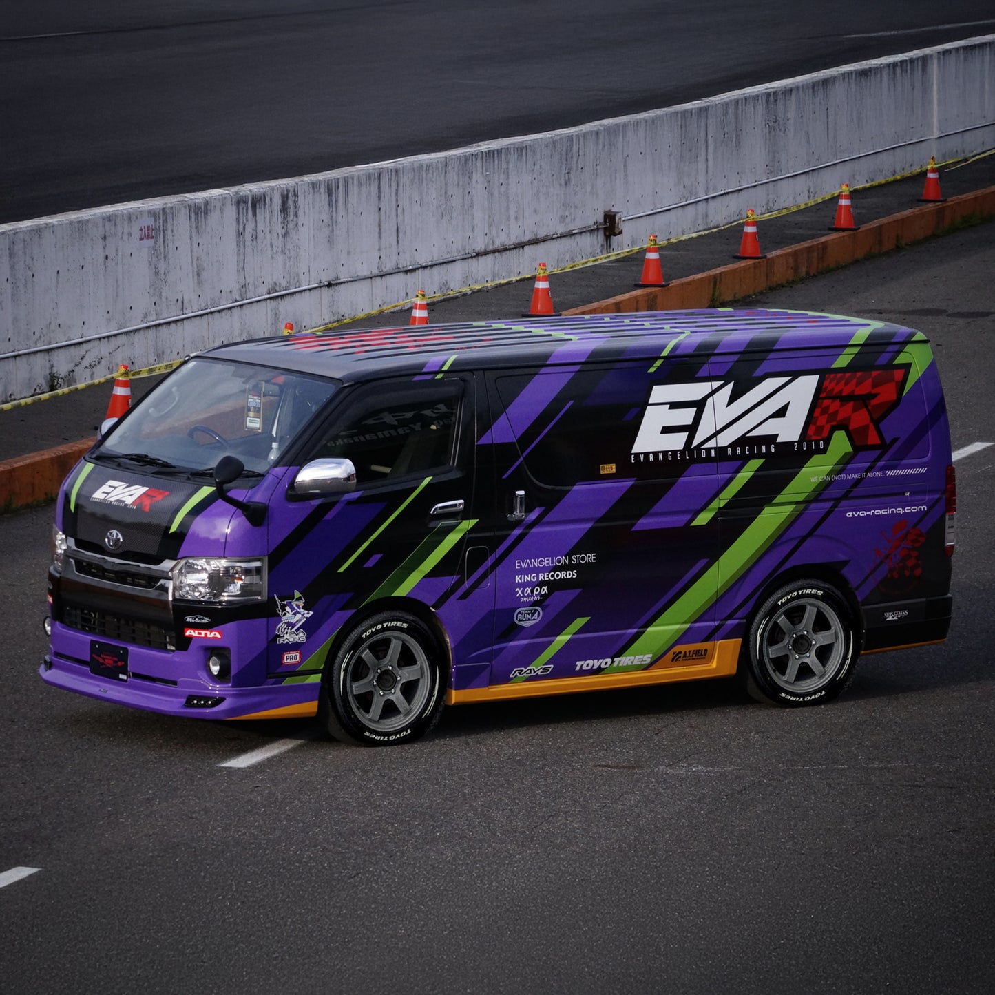 【先行予約】トミカ エヴァRT初号機 トヨタ ハイエース【2025年9月下旬頃より順次お届け予定】【送料別商品】