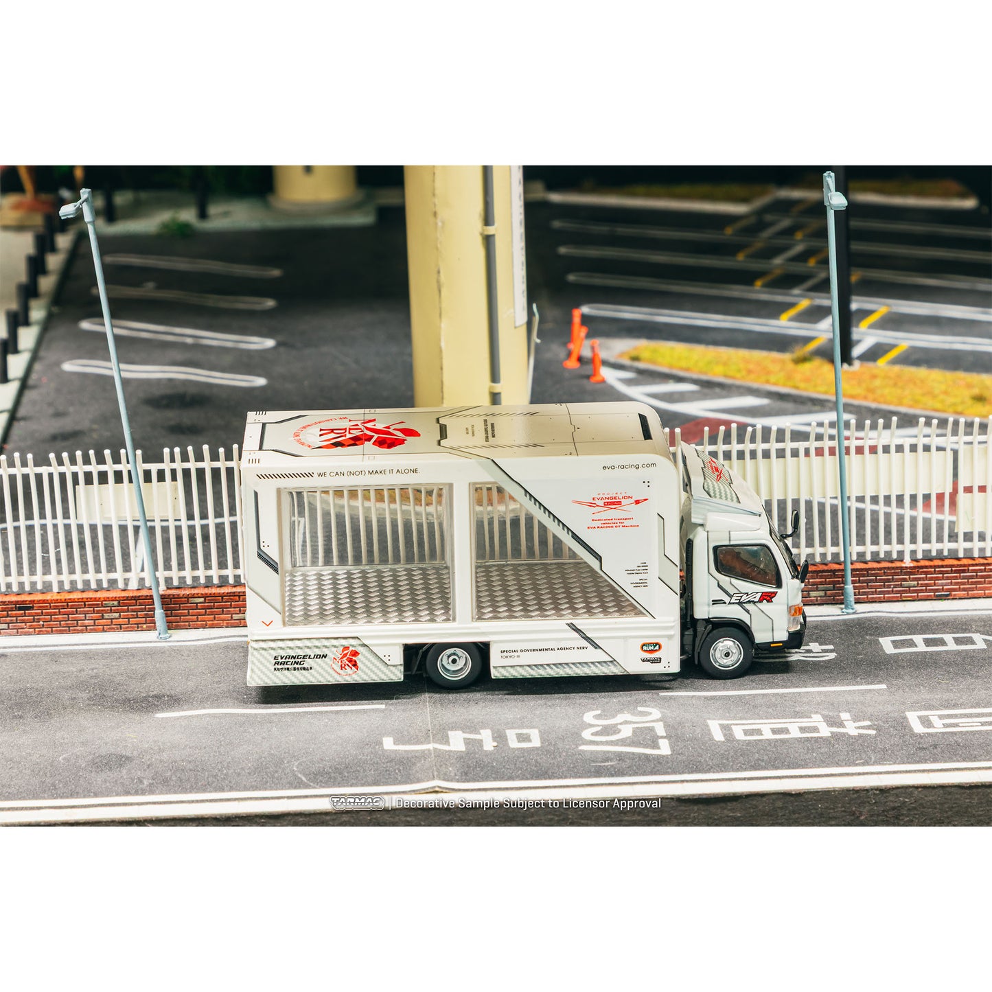 【先行予約】<TARMAC>1/64 Mitsubishi Fuso Canter EVA racing【2026年2月〜4月より順次お届け予定】