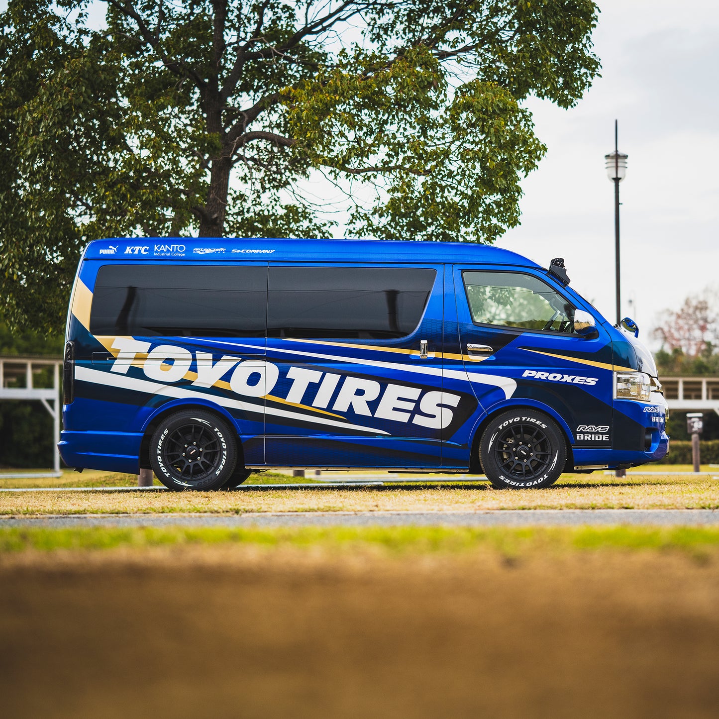 【先行予約】トミカ TOYO TIRES トヨタ ハイエース【8月～9月頃より順次お届け】【送料別商品】