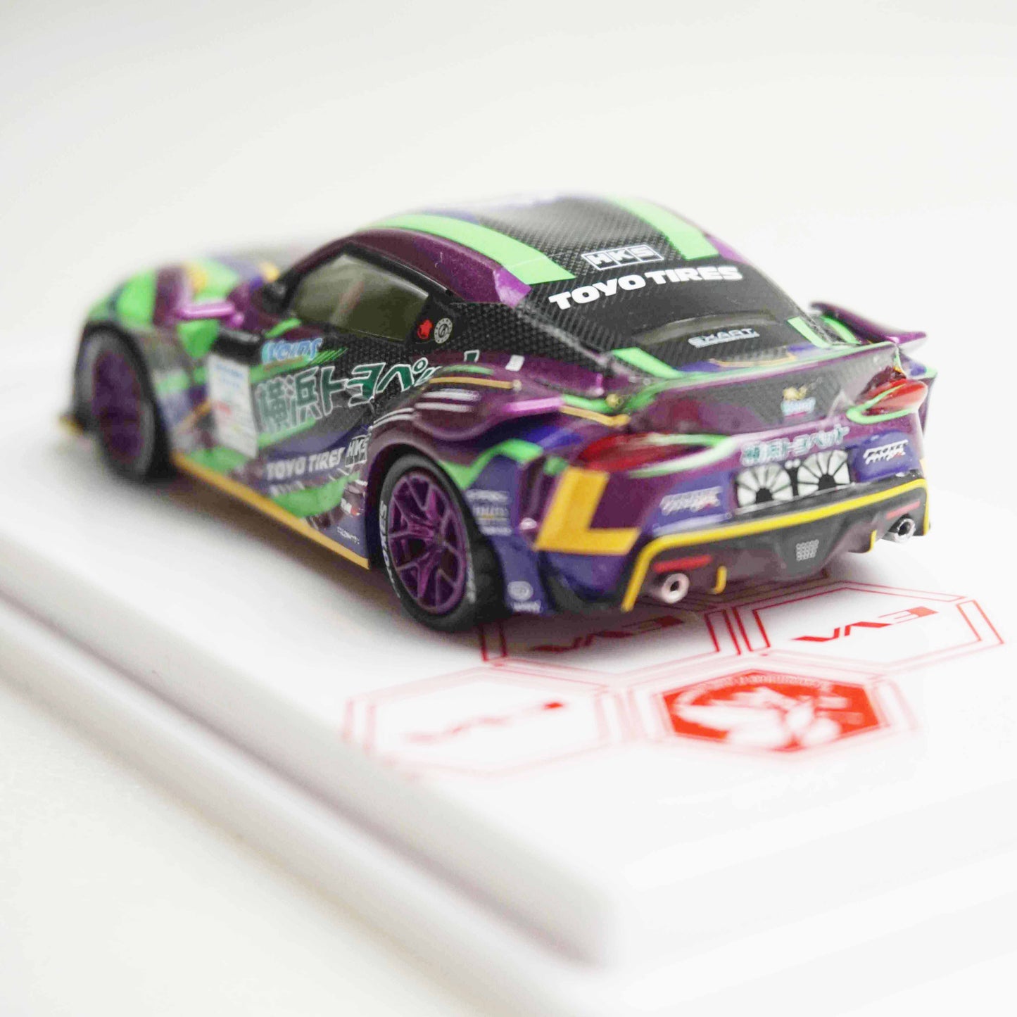 ＜POPRACE＞1/64 TOYOTA GR Supra エヴァRT初号機 GR Supra D1 Grand Prix Series 2020 ＆ レイRQフィギュア セット