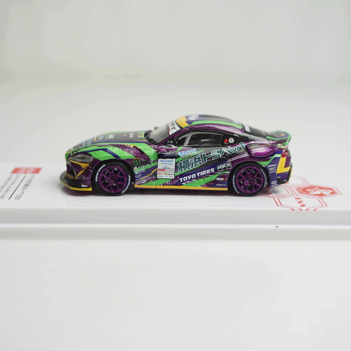 ＜POPRACE＞1/64 TOYOTA GR Supra エヴァRT初号機 GR Supra D1 Grand Prix Series 2020 ＆ レイRQフィギュア セット